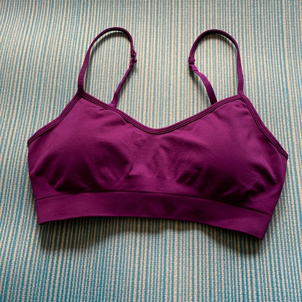 NWOT Athleta Sports Bra Burgundy Medium